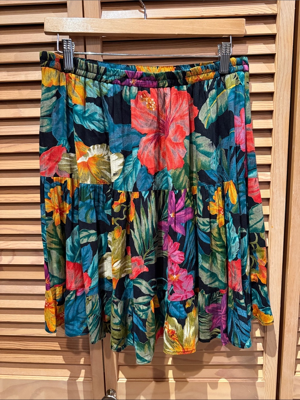Tropical above the knee twirl skirt floral hibiscus 🌺